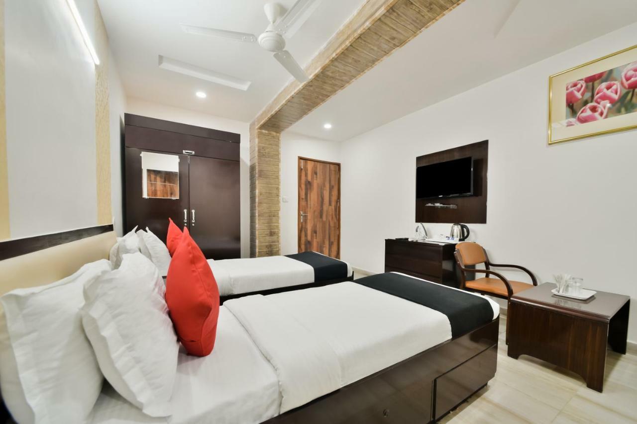 Capital O 39331 Hotel Retaj Bhilwara ภายนอก รูปภาพ