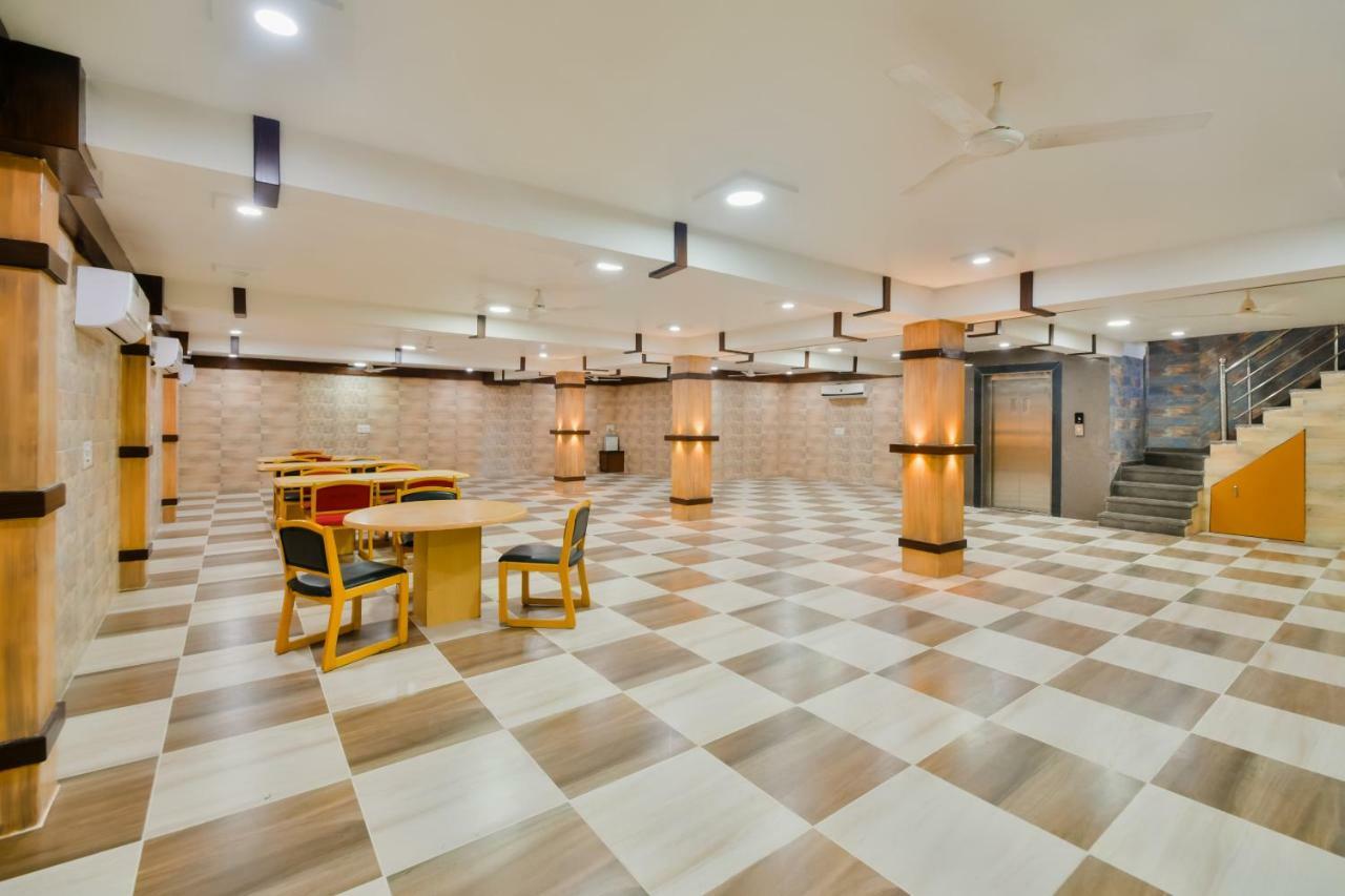 Capital O 39331 Hotel Retaj Bhilwara ภายนอก รูปภาพ